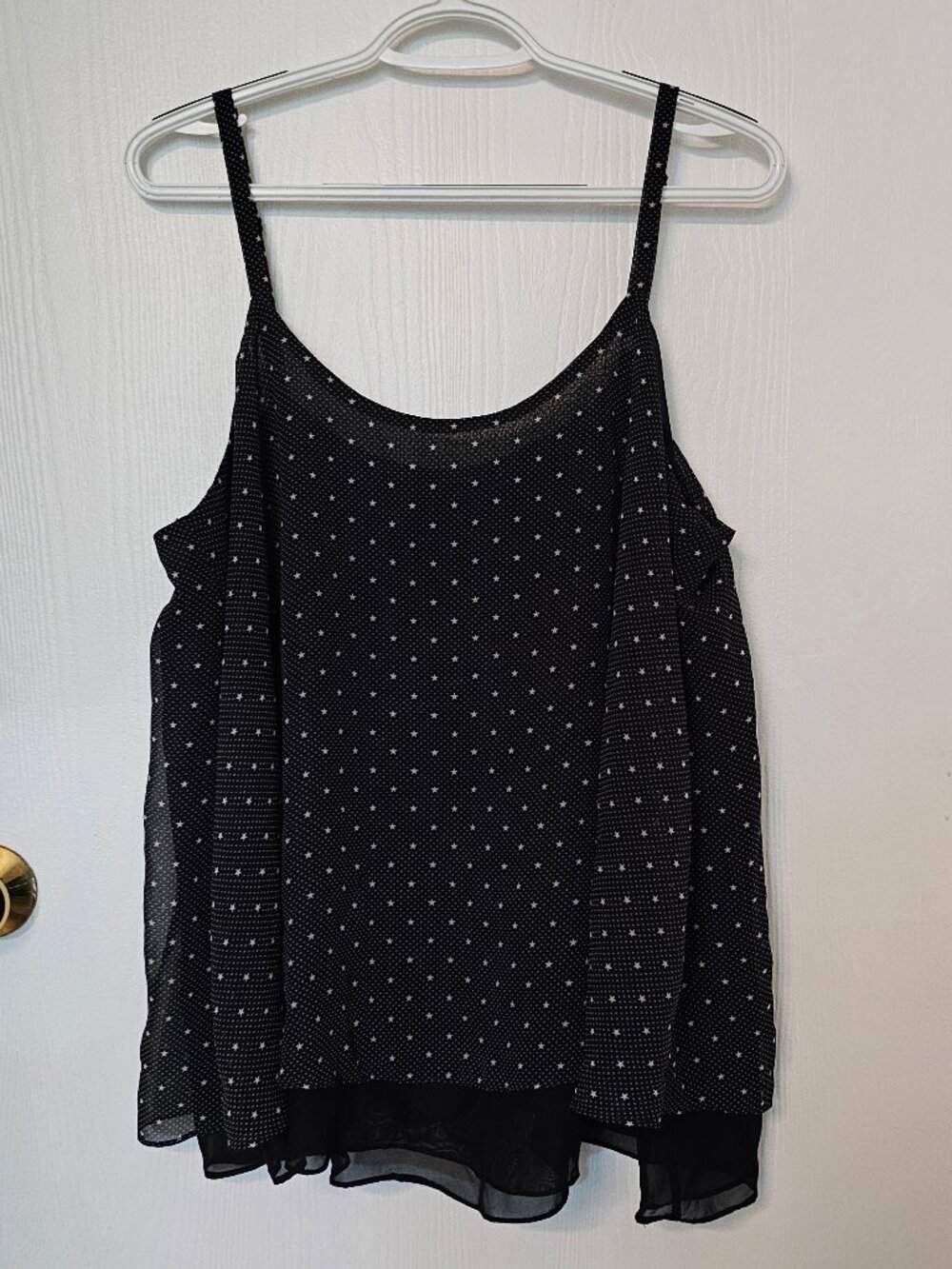Torrid size 0X black with grey stars layered open back Georgette sleeveless cami